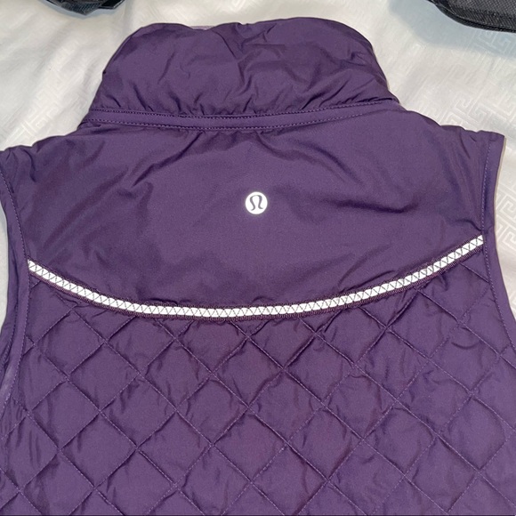Lululemon Fluff Off Vest. Deep Zinfandel. Size 12. - Picture 11 of 12